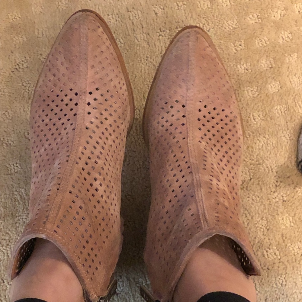 1.State blush booties